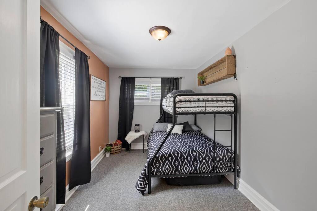 Rare City Home W/ Backyard Fire-Pit & Hottub Lancaster Exterior foto